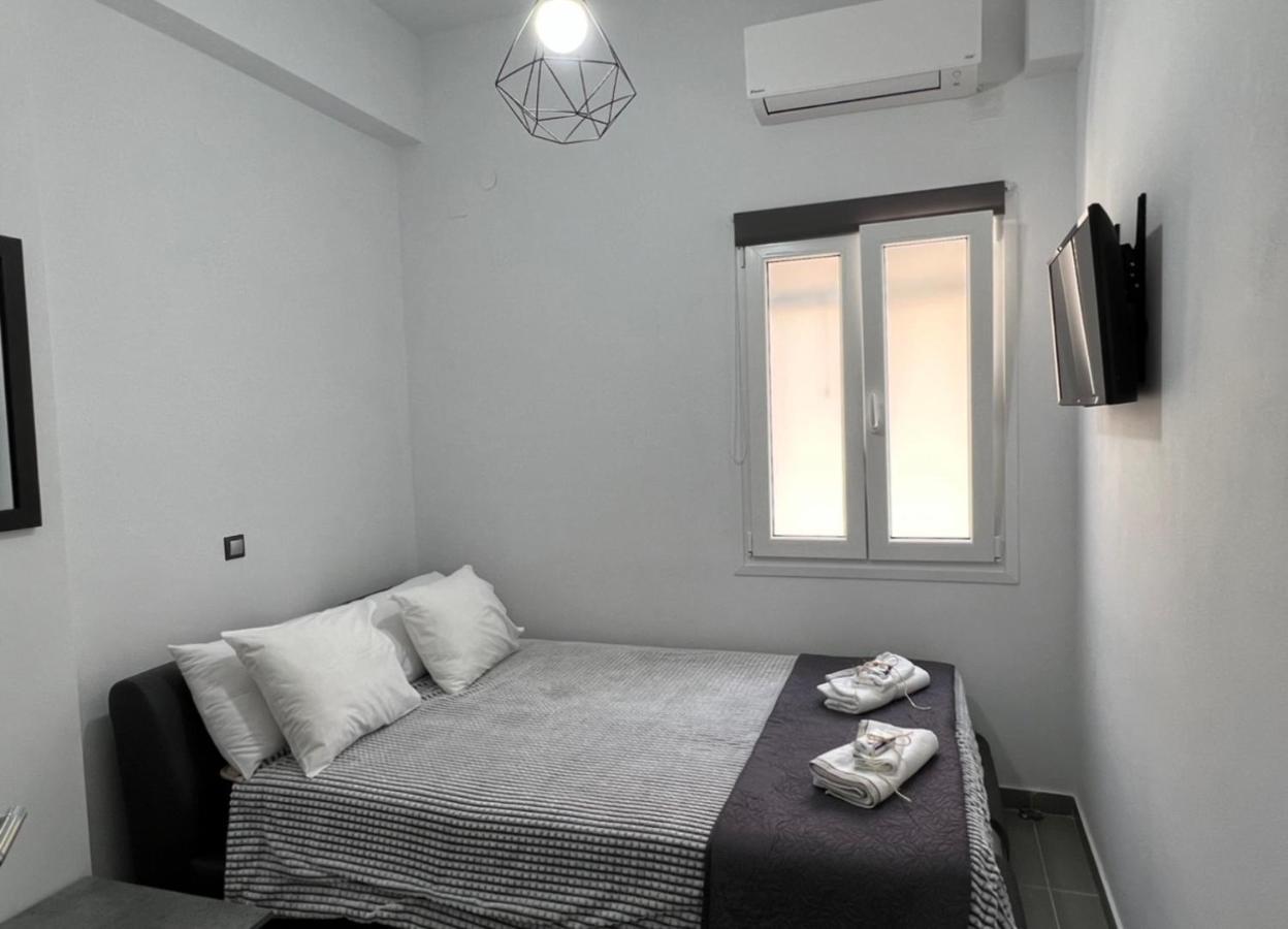 Thania'S House ,4 Minutes From The Center Of Hermoulis 에르무폴리 외부 사진